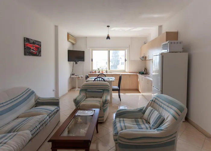 Sea View In Center Apartment